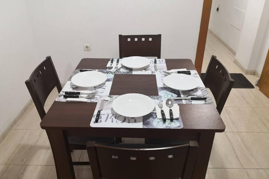 Centro Roquetas 5 Minutos De La Playa En Coche Garaje Solo Si Esta Disponible Apartment